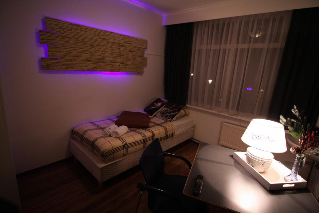 Het Wapen Van Pernis Hostel Luaran gambar